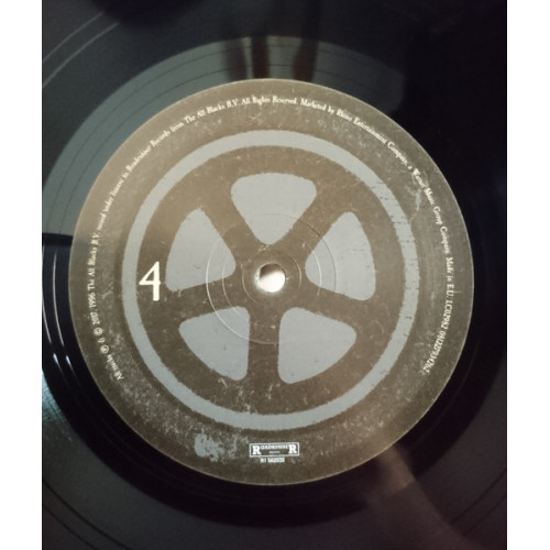 SEPULTURA - ROOTS 2 LP Set 2017 (R562035, 180 gm.) ROADRUNNER RECORDS/EU MINT SEPULTURA - ROOTS 2 LP Set 2017 (R562035, 180 gm.) ROADRUNNER RECORDS/EU MINT