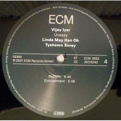 VIJAY IYER, LINDA MAY HAN OH, TYSHAWN SOREY - UNEASY 2 LP Set 2021 (ECM 2692) ECM RECORDS/EU MINT VIJAY IYER, LINDA MAY HAN OH, TYSHAWN SOREY - UNEASY 2 LP Set 2021 (ECM 2692) ECM RECORDS/EU MINT