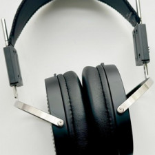 Stax SRS-X1000: нетрадиційний дизайн, найвища чіткість звуку