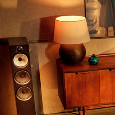 Як обрати акустичну систему для дому: поличні або підлогові колонки