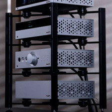 Аудіостійка TEMPO DX - вишуканий спосіб життя для аудіофілів та чисте прозоре звучання